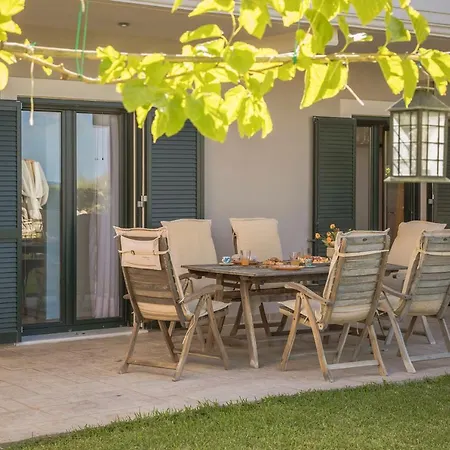 Queen Bee Residence *