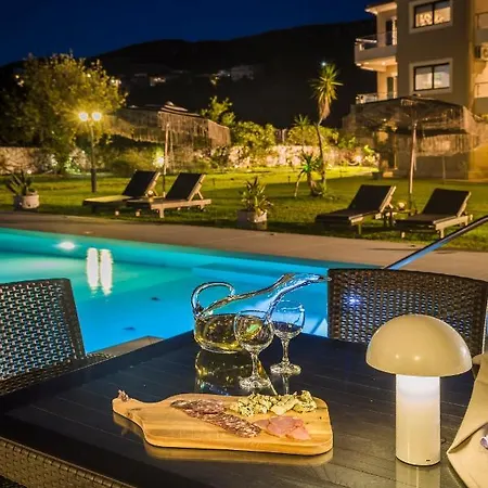 Queen Bee Residence Apartment