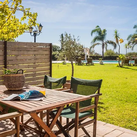 Queen Bee Residence *