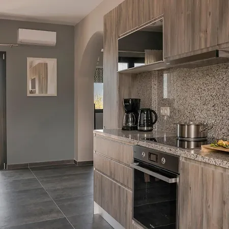 Apartment Queen Bee Residence