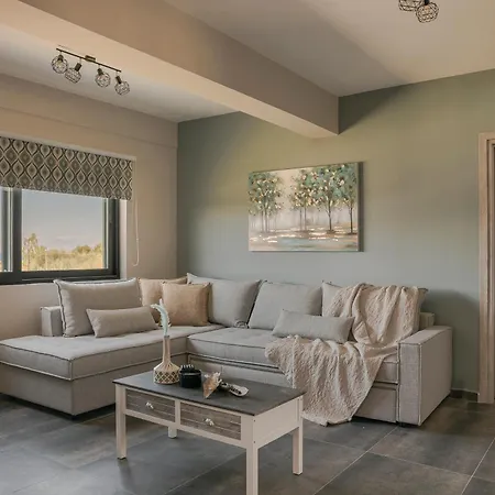 Queen Bee Residence *